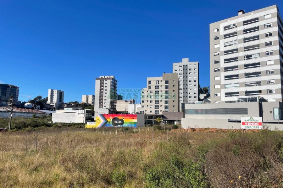 Terreno com 5000m², no bairro Sanvitto em Caxias do Sul para Comprar