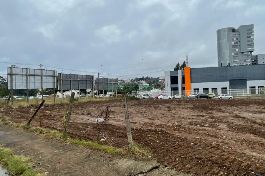 Terreno com 5000m², no bairro Sanvitto em Caxias do Sul para Comprar