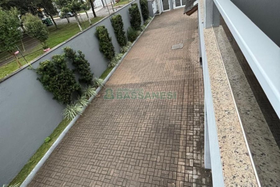 Casa com 310m², 3 dormitórios, 4 vagas, no bairro Jardim América em Caxias do Sul para Alugar