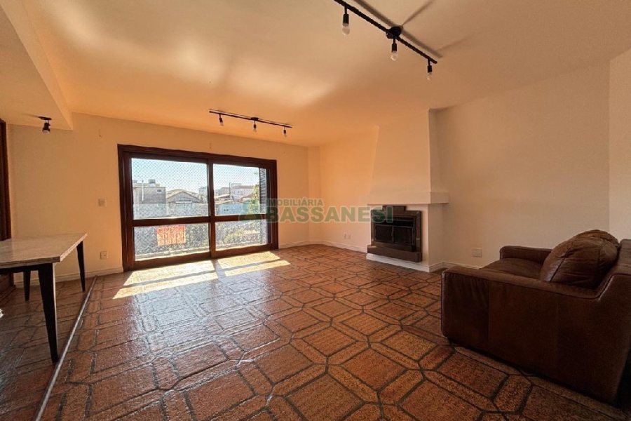 Apartamento com 225m², 3 dormitórios, 3 vagas, no bairro Rio Branco em Caxias do Sul para Comprar