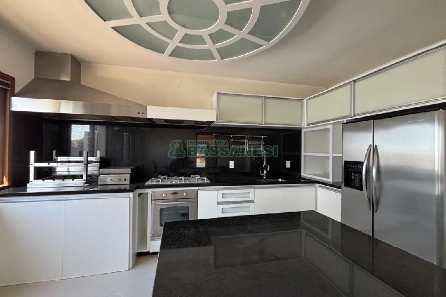 Apartamento com 225m², 3 dormitórios, 3 vagas, no bairro Rio Branco em Caxias do Sul para Comprar