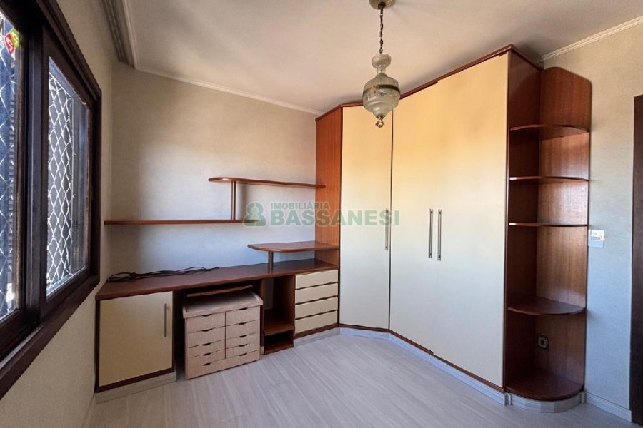 Apartamento com 225m², 3 dormitórios, 3 vagas, no bairro Rio Branco em Caxias do Sul para Comprar