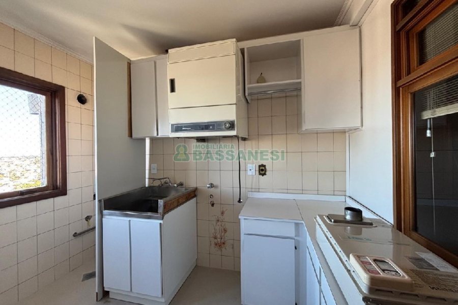 Apartamento com 225m², 3 dormitórios, 3 vagas, no bairro Rio Branco em Caxias do Sul para Comprar