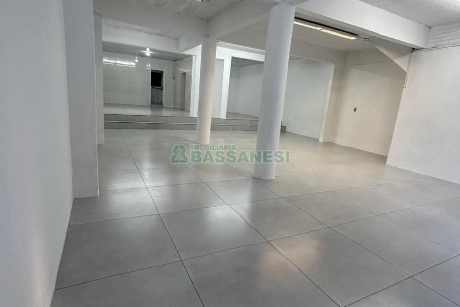 Loja com 640m², no bairro Centro em Caxias do Sul para Alugar