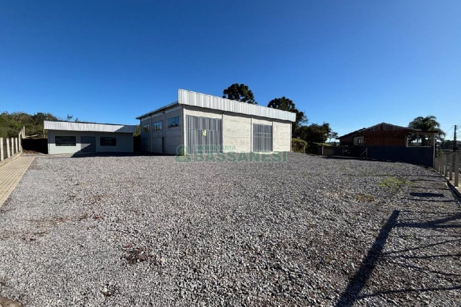 Pavilhão com 473m², no bairro Ana Rech em Caxias do Sul para Alugar