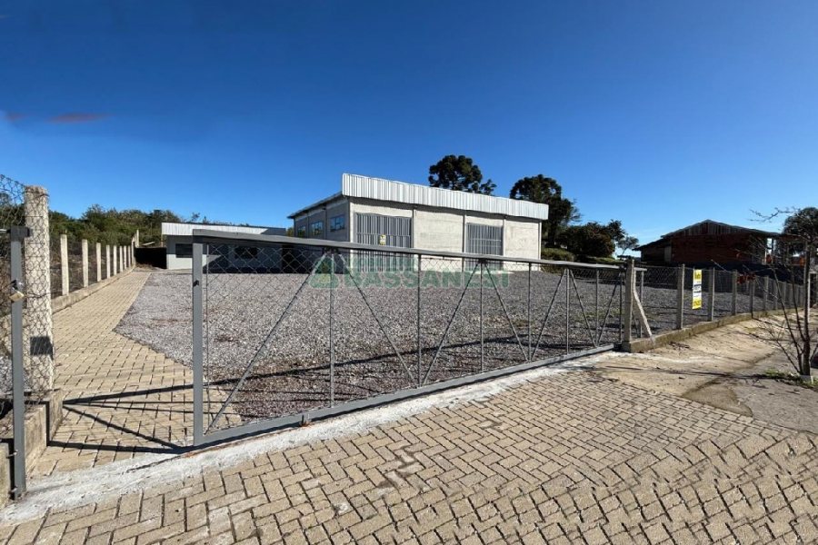 Pavilhão com 473m², no bairro Ana Rech em Caxias do Sul para Alugar