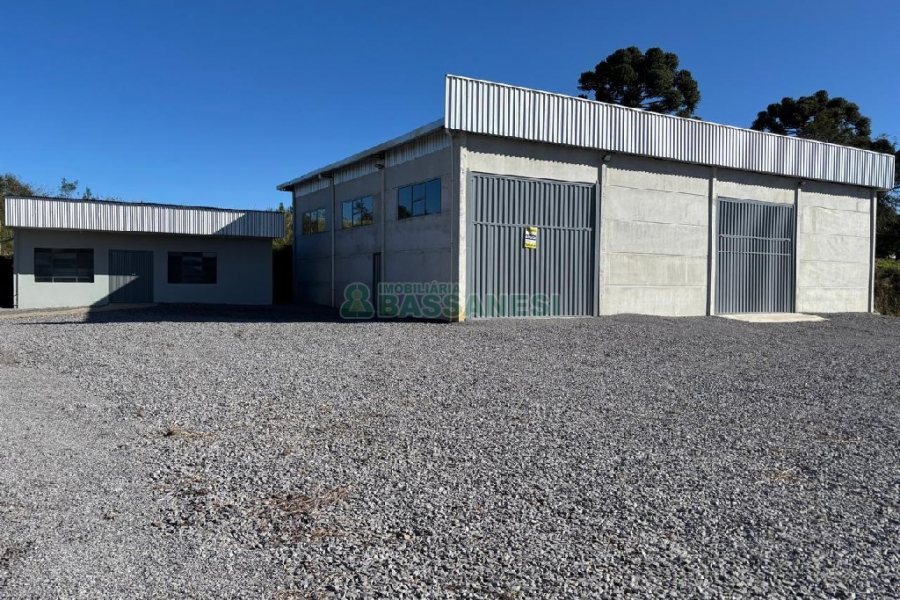 Pavilhão com 473m², no bairro Ana Rech em Caxias do Sul para Alugar