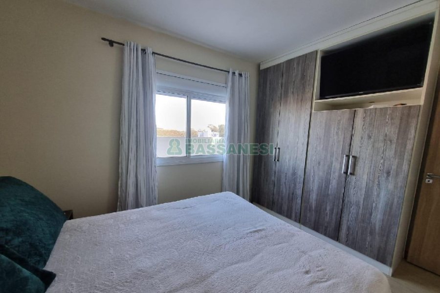 Apto Mobiliado com 72m², 2 dormitórios, 1 vaga, no bairro Vinhedos em Caxias do Sul para Alugar