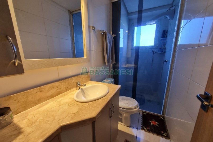 Apto Mobiliado com 72m², 2 dormitórios, 1 vaga, no bairro Vinhedos em Caxias do Sul para Alugar