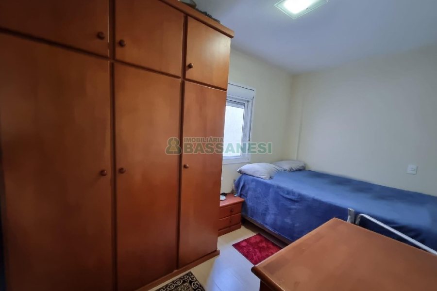 Apto Mobiliado com 72m², 2 dormitórios, 1 vaga, no bairro Vinhedos em Caxias do Sul para Alugar