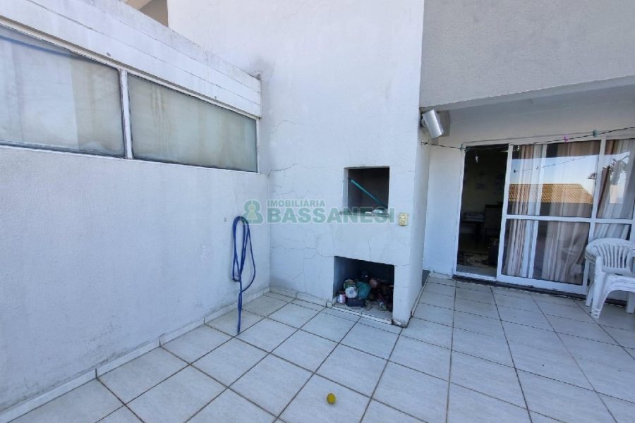 Apto Mobiliado com 72m², 2 dormitórios, 1 vaga, no bairro Vinhedos em Caxias do Sul para Alugar