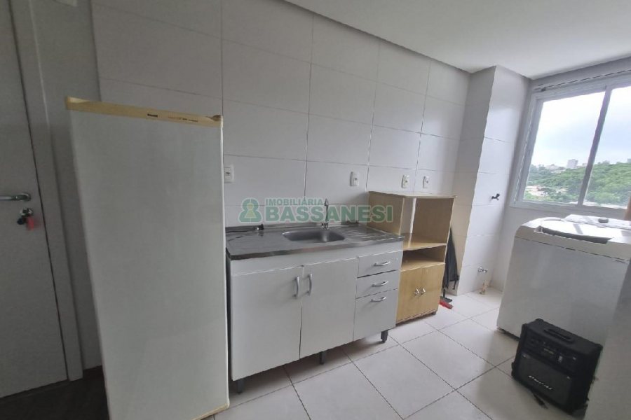 Apto Mobiliado com 42m², 2 dormitórios, 1 vaga, no bairro Marechal Floriano em Caxias do Sul para Alugar