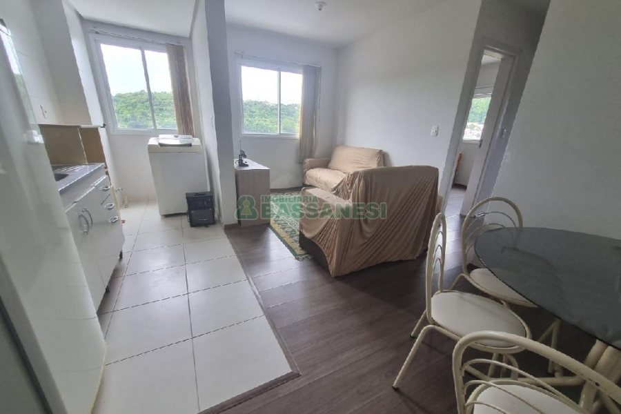 Apto Mobiliado com 42m², 2 dormitórios, 1 vaga, no bairro Marechal Floriano em Caxias do Sul para Alugar