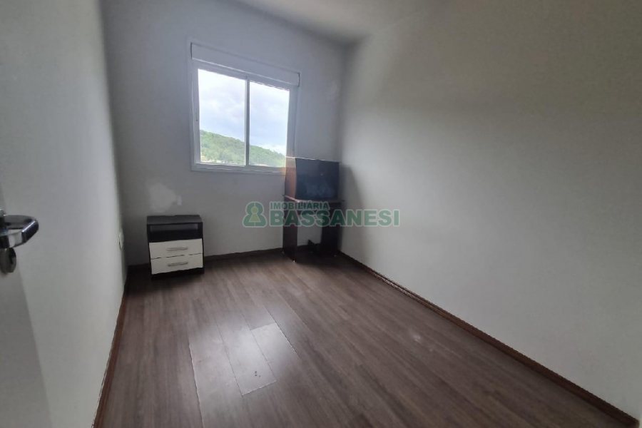 Apto Mobiliado com 42m², 2 dormitórios, 1 vaga, no bairro Marechal Floriano em Caxias do Sul para Alugar