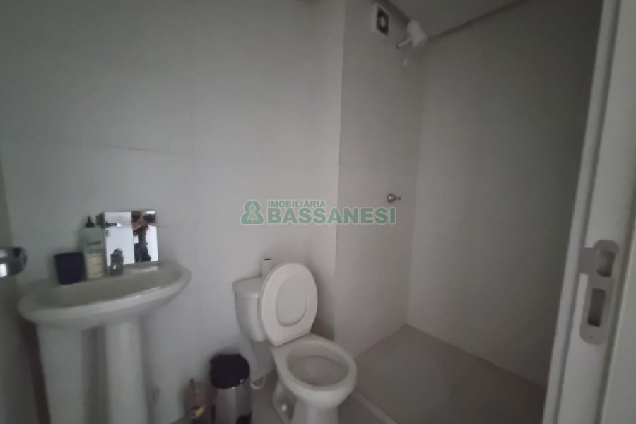 Apto Mobiliado com 42m², 2 dormitórios, 1 vaga, no bairro Marechal Floriano em Caxias do Sul para Alugar