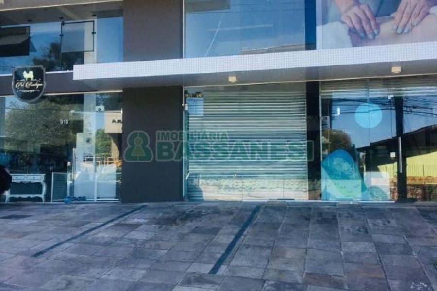 Loja com 450m², 4 vagas, no bairro Panazzolo em Caxias do Sul para Comprar