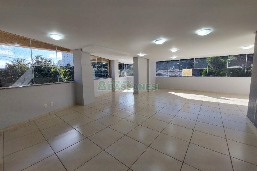 Sala com 85m², no bairro Desvio Rizzo em Caxias do Sul para Alugar