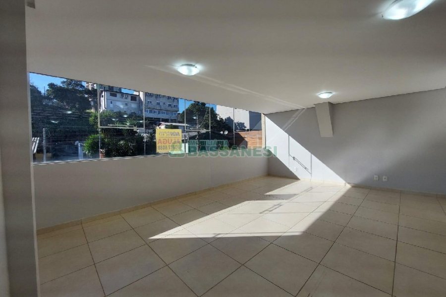 Sala com 85m², no bairro Desvio Rizzo em Caxias do Sul para Alugar