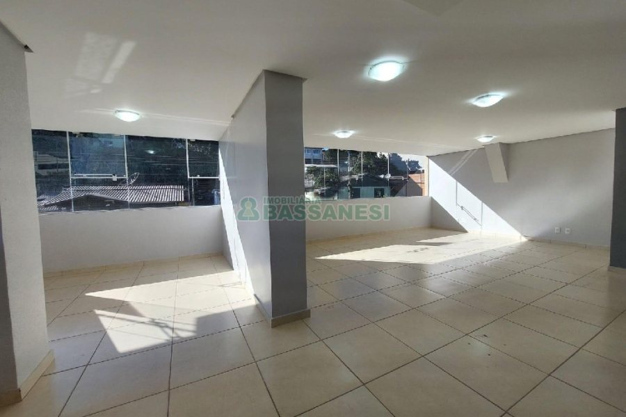 Sala com 85m², no bairro Desvio Rizzo em Caxias do Sul para Alugar