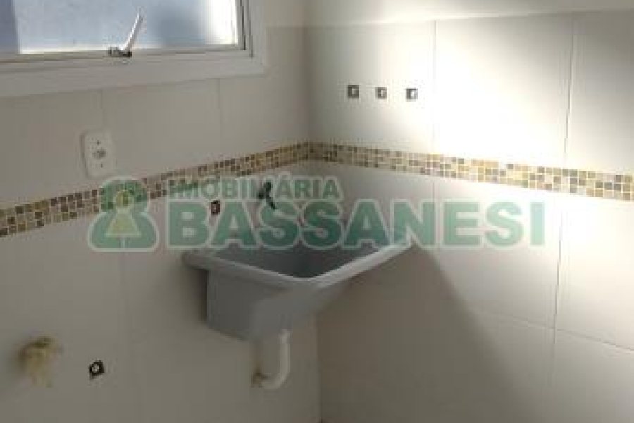 Apartamento com 71m², 2 dormitórios, 1 vaga, no bairro Desvio Rizzo em Caxias do Sul para Comprar