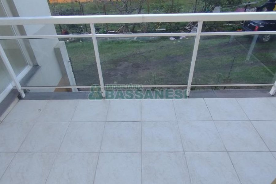 Apartamento com 71m², 2 dormitórios, 1 vaga, no bairro Desvio Rizzo em Caxias do Sul para Comprar