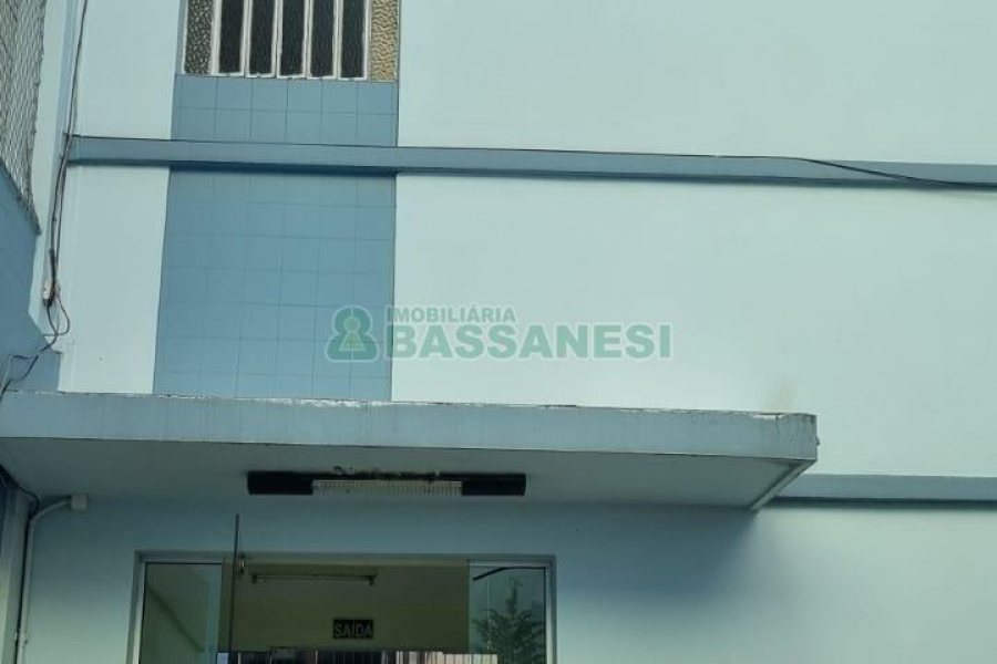 Apartamento com 60m², 2 dormitórios, no bairro São Pelegrino em Caxias do Sul para Comprar