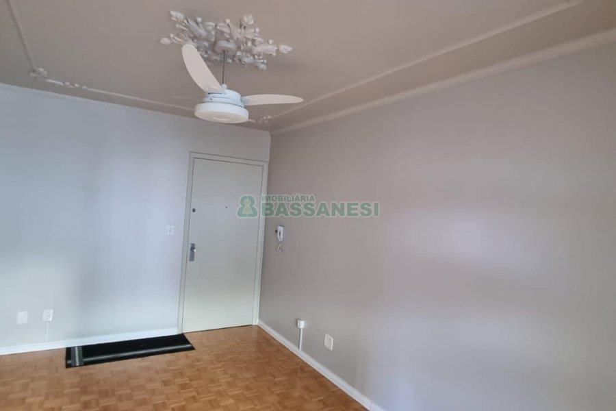 Apartamento com 60m², 2 dormitórios, no bairro São Pelegrino em Caxias do Sul para Comprar