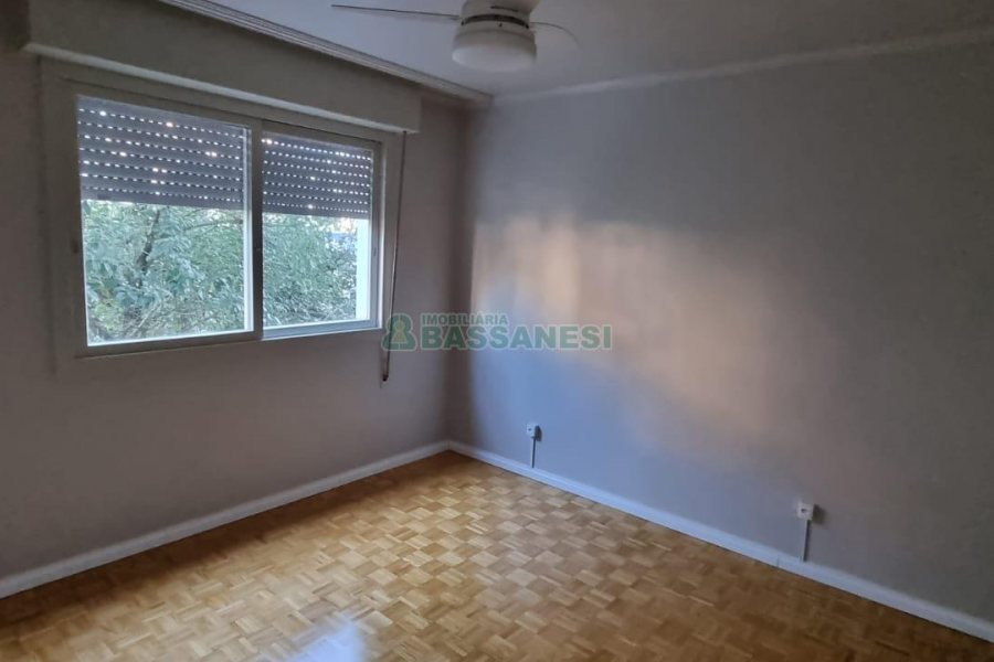 Apartamento com 60m², 2 dormitórios, no bairro São Pelegrino em Caxias do Sul para Comprar