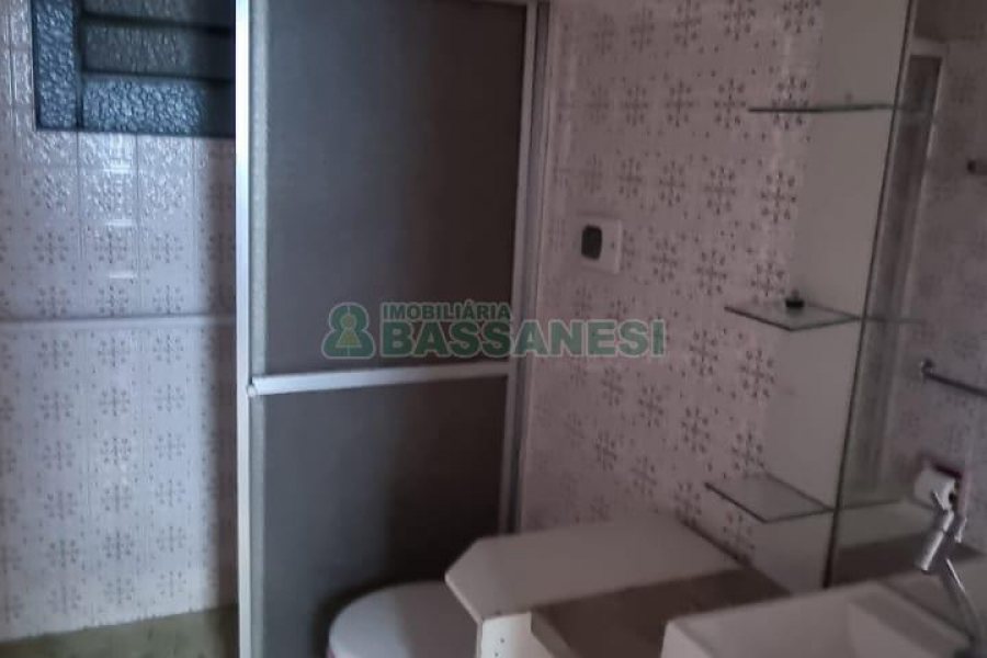 Apartamento com 60m², 2 dormitórios, no bairro São Pelegrino em Caxias do Sul para Comprar