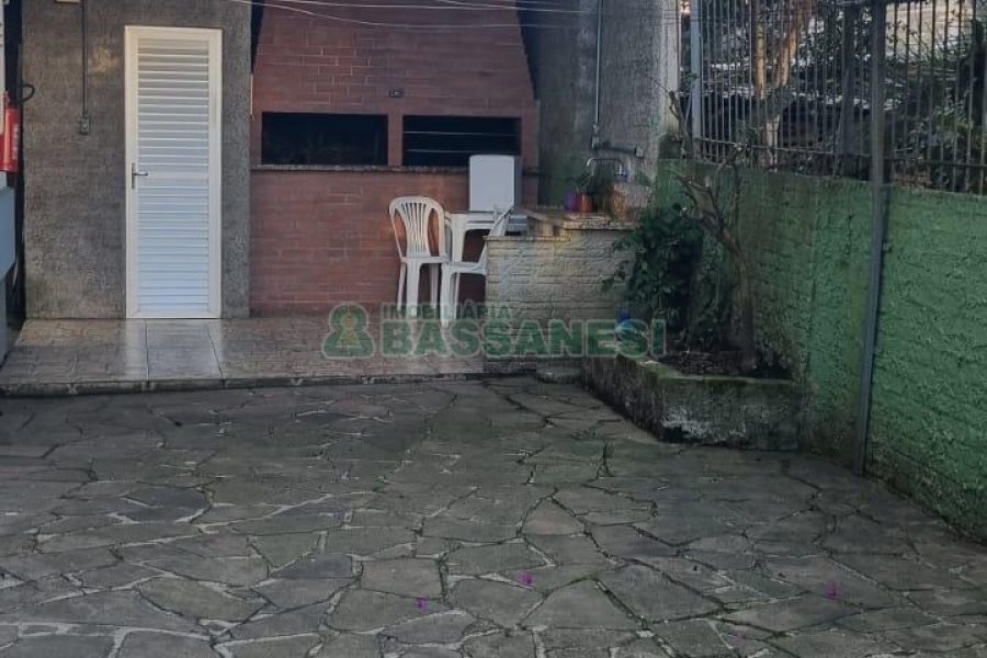 Apartamento com 60m², 2 dormitórios, no bairro São Pelegrino em Caxias do Sul para Comprar