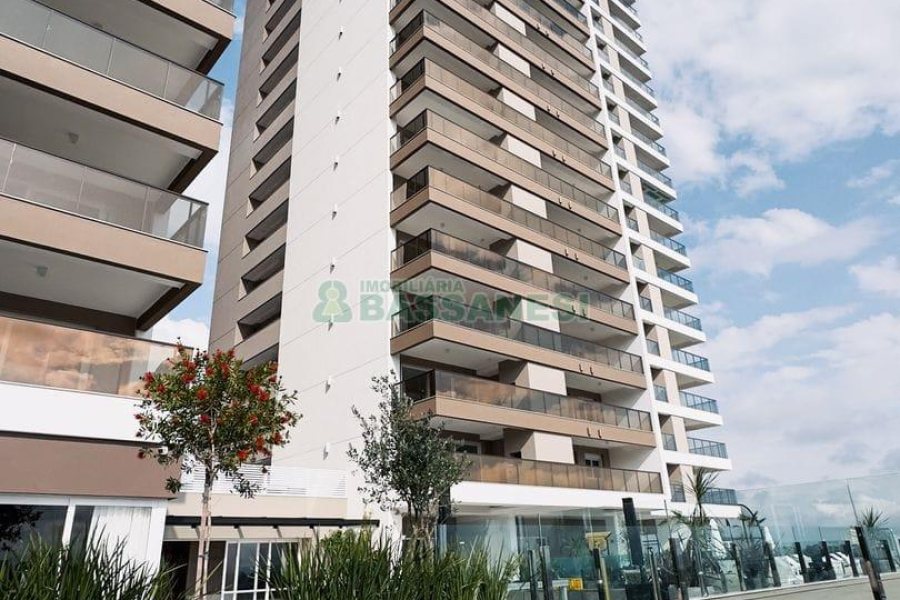 Apartamento com 110m², 3 dormitórios, 2 vagas, no bairro Petrópolis em Caxias do Sul para Comprar