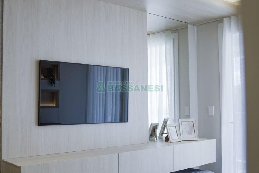 Apartamento com 110m², 3 dormitórios, 2 vagas, no bairro Petrópolis em Caxias do Sul para Comprar