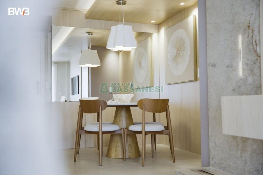 Apartamento com 110m², 3 dormitórios, 2 vagas, no bairro Petrópolis em Caxias do Sul para Comprar