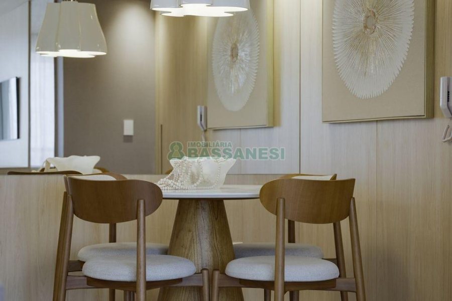 Apartamento com 110m², 3 dormitórios, 2 vagas, no bairro Petrópolis em Caxias do Sul para Comprar