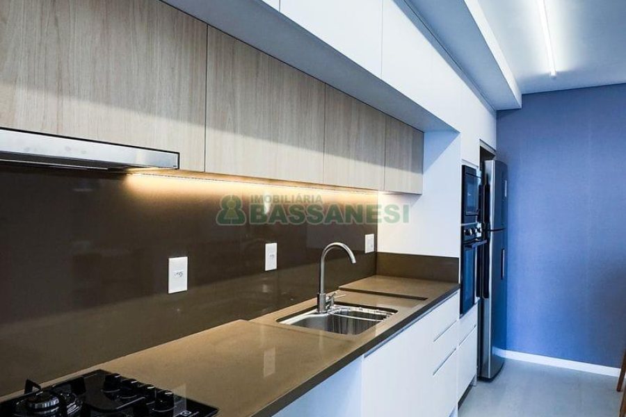 Apartamento com 110m², 3 dormitórios, 2 vagas, no bairro Petrópolis em Caxias do Sul para Comprar