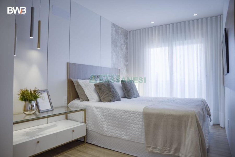 Apartamento com 110m², 3 dormitórios, 2 vagas, no bairro Petrópolis em Caxias do Sul para Comprar