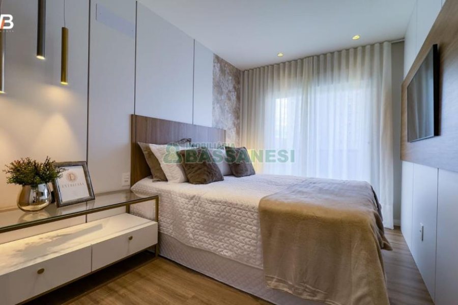 Apartamento com 110m², 3 dormitórios, 2 vagas, no bairro Petrópolis em Caxias do Sul para Comprar