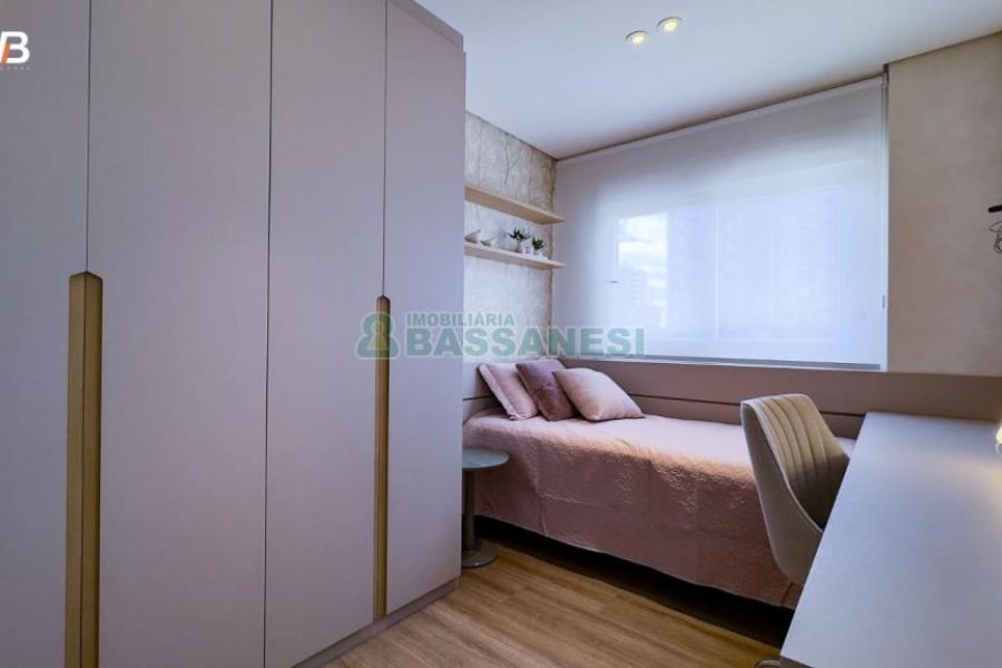 Apartamento com 110m², 3 dormitórios, 2 vagas, no bairro Petrópolis em Caxias do Sul para Comprar