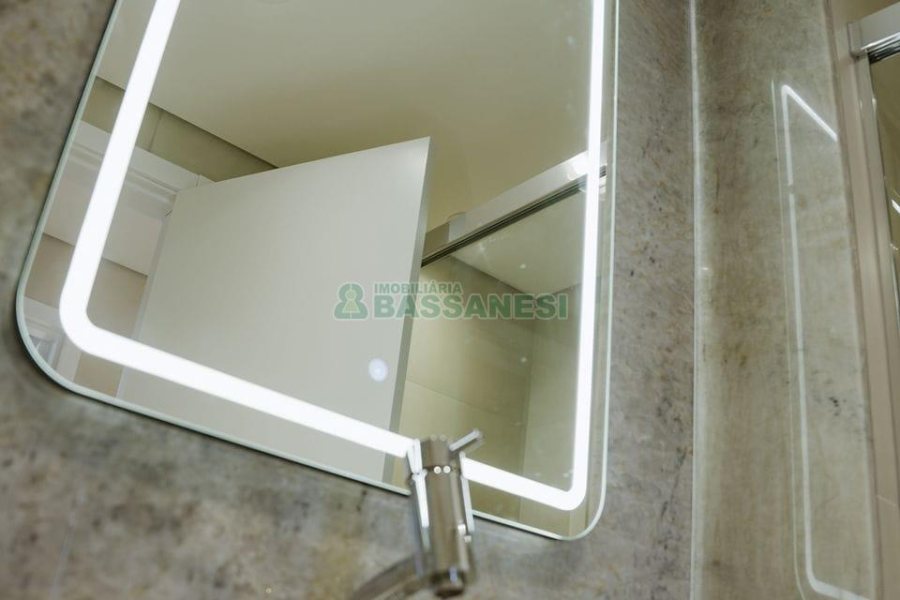 Apartamento com 110m², 3 dormitórios, 2 vagas, no bairro Petrópolis em Caxias do Sul para Comprar