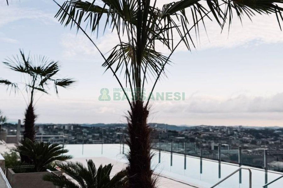 Apartamento com 110m², 3 dormitórios, 2 vagas, no bairro Petrópolis em Caxias do Sul para Comprar