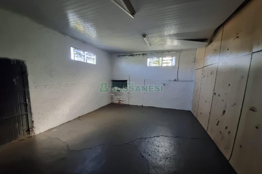 Pavilhão com 1000m², no bairro Sagrada Família em Caxias do Sul para Alugar