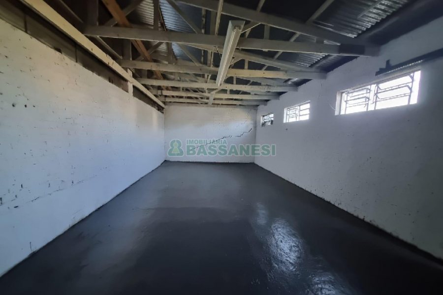 Pavilhão com 1000m², no bairro Sagrada Família em Caxias do Sul para Alugar