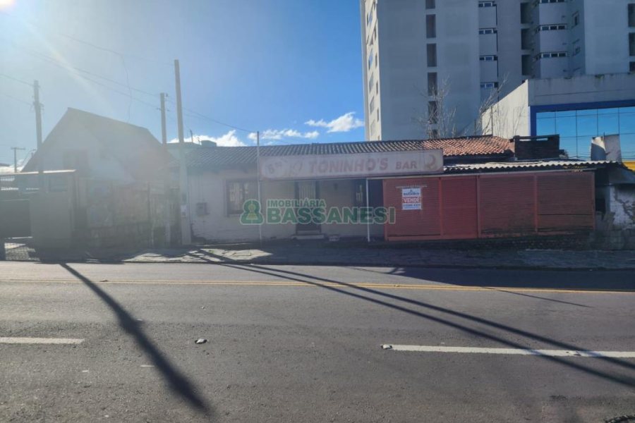 Casa com 588m², no bairro Sagrada Família em Caxias do Sul para Comprar