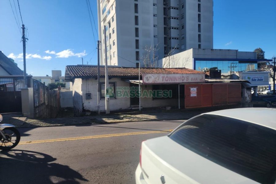 Casa com 588m², no bairro Sagrada Família em Caxias do Sul para Comprar