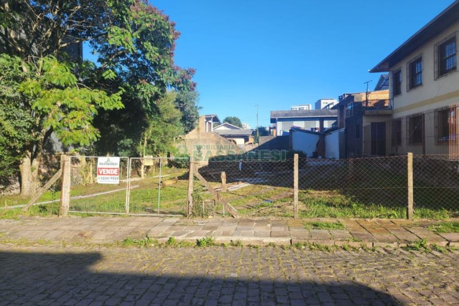 Casa com 588m², no bairro Sagrada Família em Caxias do Sul para Comprar