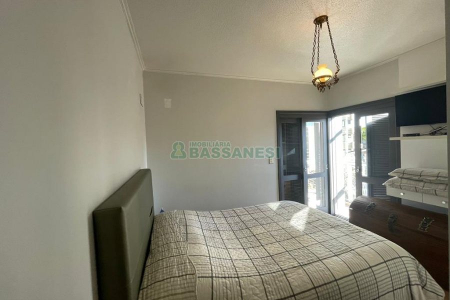 Casa com 188m², 3 dormitórios, 2 vagas, no bairro Panazzolo em Caxias do Sul para Comprar