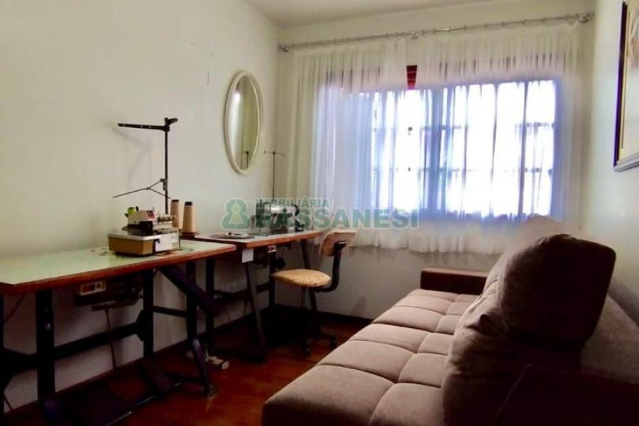Apartamento com 120m², 3 dormitórios, 2 vagas, no bairro Pio X em Caxias do Sul para Comprar