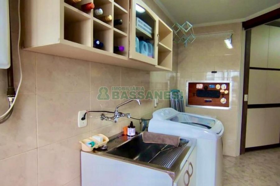 Apartamento com 120m², 3 dormitórios, 2 vagas, no bairro Pio X em Caxias do Sul para Comprar