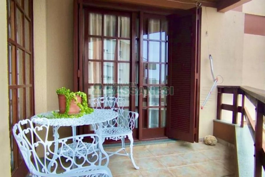 Apartamento com 120m², 3 dormitórios, 2 vagas, no bairro Pio X em Caxias do Sul para Comprar