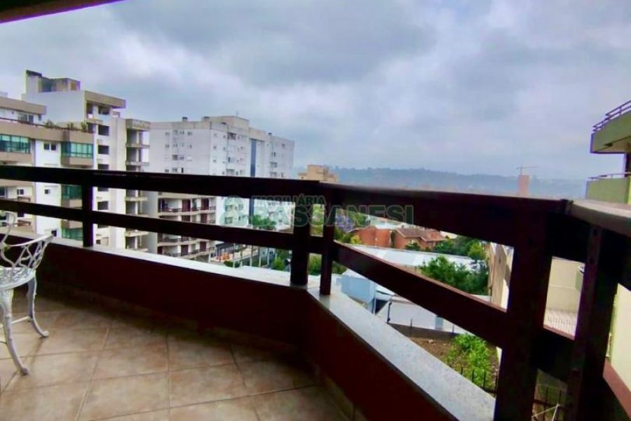 Apartamento com 120m², 3 dormitórios, 2 vagas, no bairro Pio X em Caxias do Sul para Comprar